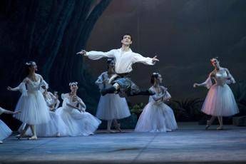 Il Balletto dell'Opera di Roma a Lodz con 'Sylphide' Il Balletto dell'Opera di Roma a Lodz con 'Sylphide'